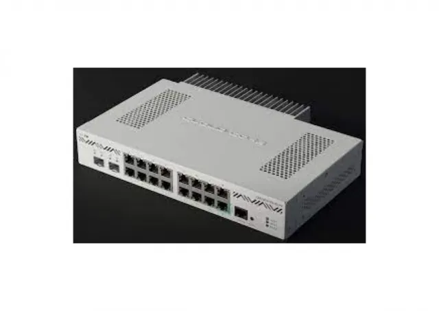 MikroTik CCR2004-16G-2S+PC Cloud Core Router 16 x 1GbE RJ45 & 2 x 10GbE SFP+, 4GB DDR4, pasivno hlađenje bez ventilatora - bešuman, desktop kućište, quad-core CPU 1.2GHz, RouterOS L6