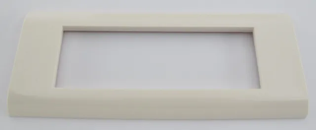 Poklopac 80x194mm sa 3 slota 45x45mm (6M) Legrand FR standard NA1220