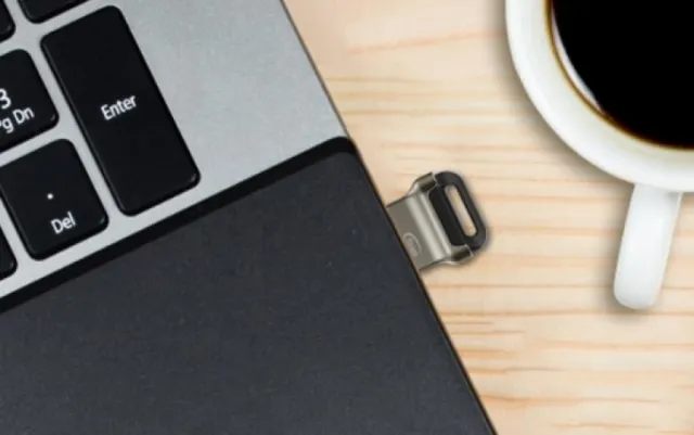 TeamGroup 32GB C162 USB 3.0 BLACK/SILVER TC162332GB01 38436
