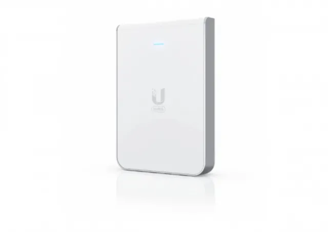 UBIQUITI U6-IW UNIFI6 IN-WALL WALL-MOUNT WIFI6 AP WITH BUILT-IN GBE POE SWITCH
